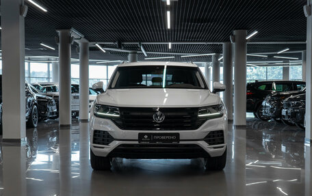 Volkswagen Touareg III, 2018 год, 5 180 000 рублей, 3 фотография