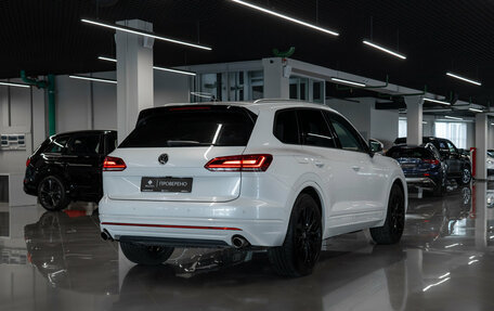 Volkswagen Touareg III, 2018 год, 5 180 000 рублей, 4 фотография