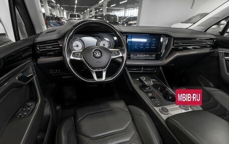 Volkswagen Touareg III, 2018 год, 5 180 000 рублей, 7 фотография