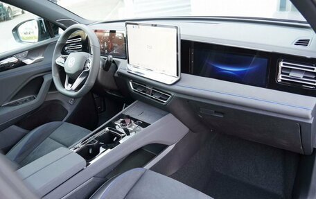 Volkswagen Tiguan, 2026 год, 4 550 000 рублей, 14 фотография