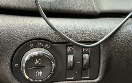 Opel Astra J, 2011 год, 700 000 рублей, 14 фотография