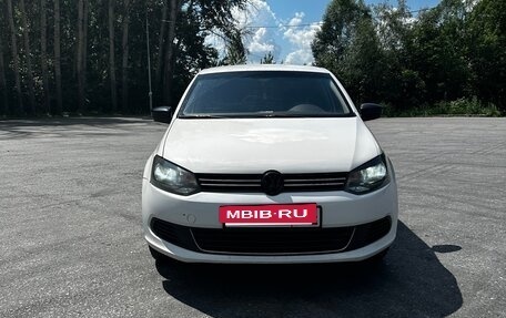 Volkswagen Polo VI (EU Market), 2013 год, 850 000 рублей, 2 фотография