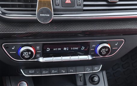 Audi SQ5, 2021 год, 9 000 000 рублей, 15 фотография