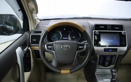 Toyota Land Cruiser Prado 150 рестайлинг 2, 2018 год, 5 990 000 рублей, 12 фотография