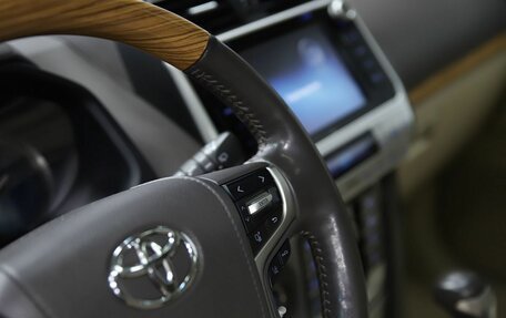 Toyota Land Cruiser Prado 150 рестайлинг 2, 2018 год, 5 990 000 рублей, 17 фотография