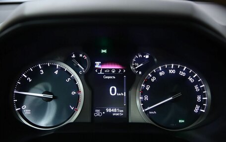Toyota Land Cruiser Prado 150 рестайлинг 2, 2018 год, 5 990 000 рублей, 9 фотография