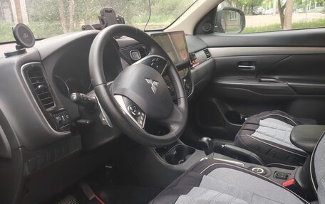 Mitsubishi Outlander III рестайлинг 3, 2012 год, 1 500 000 рублей, 7 фотография