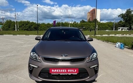 KIA Rio IV, 2018 год, 1 620 000 рублей, 2 фотография
