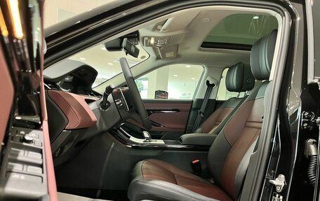 Land Rover Range Rover Evoque II, 2025 год, 5 750 000 рублей, 27 фотография