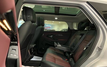 Land Rover Range Rover Evoque II, 2025 год, 5 950 000 рублей, 27 фотография
