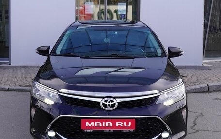 Toyota Camry, 2017 год, 2 050 000 рублей, 2 фотография