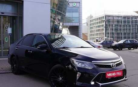 Toyota Camry, 2017 год, 2 050 000 рублей, 3 фотография