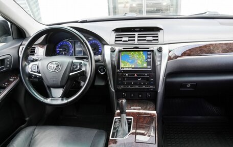 Toyota Camry, 2017 год, 2 050 000 рублей, 12 фотография