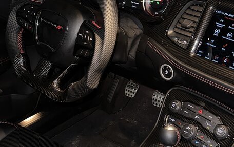 Dodge Challenger III рестайлинг 2, 2020 год, 5 800 000 рублей, 4 фотография