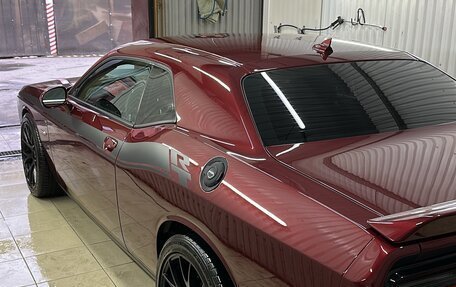 Dodge Challenger III рестайлинг 2, 2020 год, 5 800 000 рублей, 3 фотография