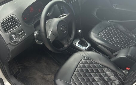 Volkswagen Polo VI (EU Market), 2011 год, 700 000 рублей, 6 фотография