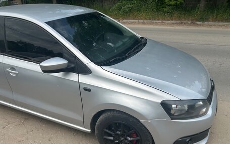 Volkswagen Polo VI (EU Market), 2011 год, 700 000 рублей, 3 фотография