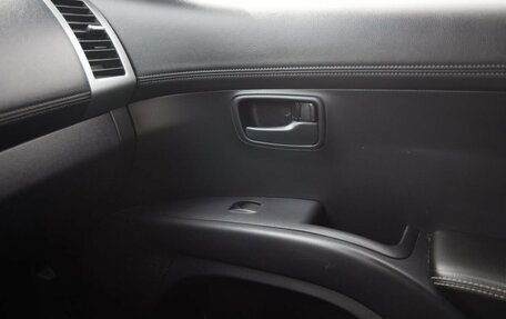 Mitsubishi Outlander III рестайлинг 3, 2010 год, 1 250 000 рублей, 15 фотография