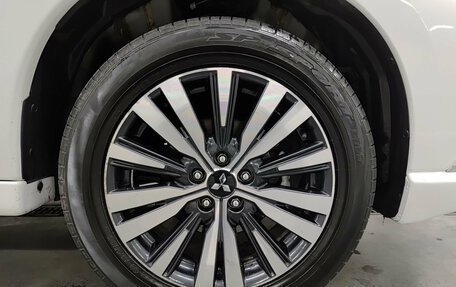 Mitsubishi Outlander III рестайлинг 3, 2022 год, 2 580 000 рублей, 22 фотография