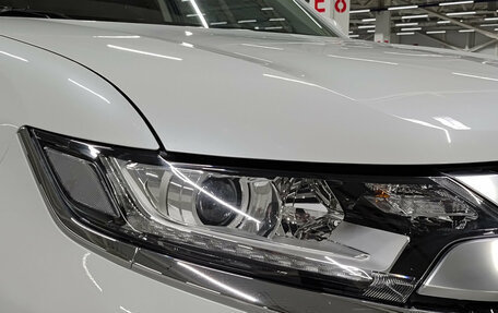 Mitsubishi Outlander III рестайлинг 3, 2022 год, 2 580 000 рублей, 21 фотография