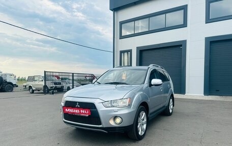 Mitsubishi Outlander III рестайлинг 3, 2010 год, 1 249 999 рублей, 2 фотография