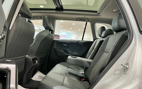 Toyota RAV4, 2025 год, 4 390 000 рублей, 27 фотография
