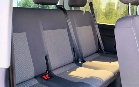 Volkswagen Caravelle T5, 2014 год, 1 950 000 рублей, 12 фотография