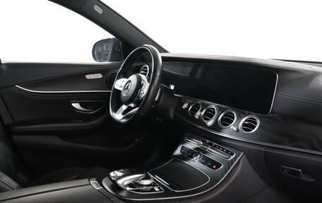 Mercedes-Benz E-Класс, 2019 год, 2 899 900 рублей, 10 фотография