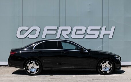 Mercedes-Benz E-Класс, 2021 год, 3 300 000 рублей, 5 фотография