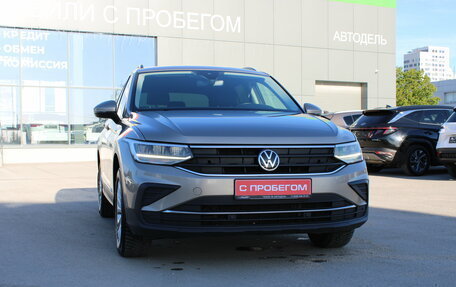 Volkswagen Tiguan II, 2020 год, 2 369 000 рублей, 10 фотография