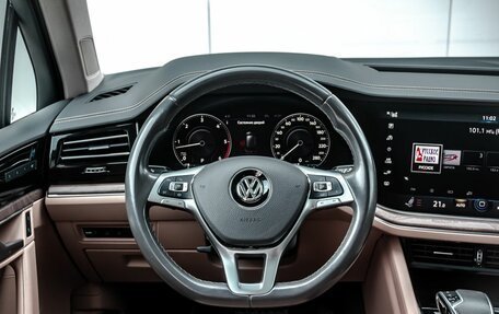 Volkswagen Touareg III, 2019 год, 5 200 000 рублей, 21 фотография