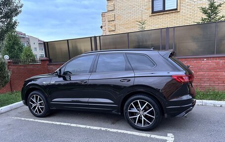 Volkswagen Touareg III, 2019 год, 4 400 000 рублей, 2 фотография