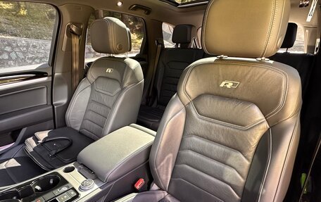 Volkswagen Touareg III, 2019 год, 4 400 000 рублей, 6 фотография