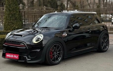 MINI Clubman, 2023 год, 2 050 000 рублей, 1 фотография