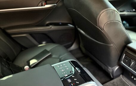 Toyota Camry, 2018 год, 3 550 000 рублей, 8 фотография