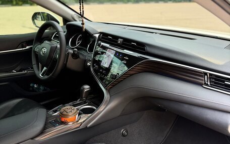 Toyota Camry, 2018 год, 3 550 000 рублей, 7 фотография