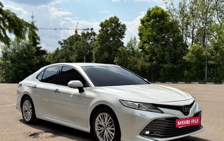 Toyota Camry, 2018 год, 3 550 000 рублей, 3 фотография