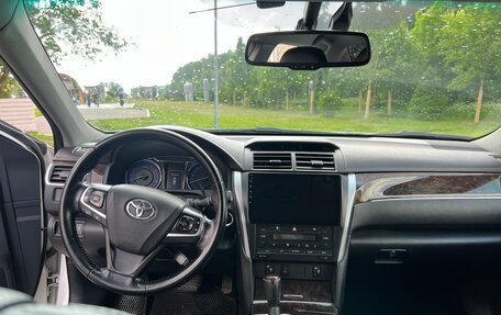 Toyota Camry, 2017 год, 1 900 000 рублей, 8 фотография
