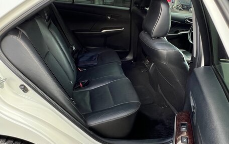 Toyota Camry, 2017 год, 1 900 000 рублей, 10 фотография