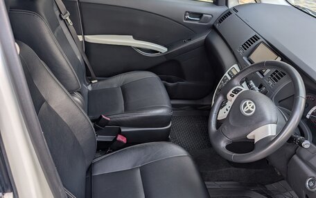 Toyota ISis I, 2012 год, 1 410 000 рублей, 6 фотография