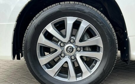 Toyota Land Cruiser 200, 2018 год, 6 799 000 рублей, 7 фотография