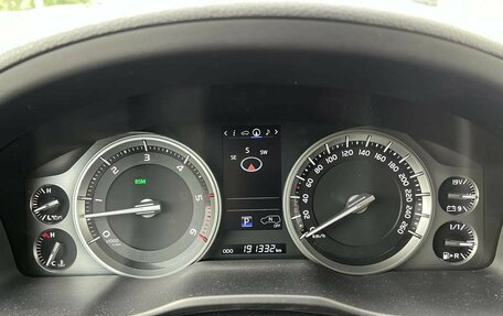 Toyota Land Cruiser 200, 2018 год, 6 799 000 рублей, 12 фотография