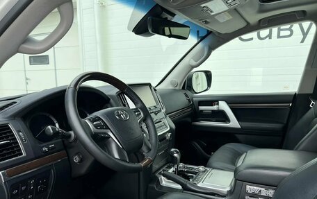Toyota Land Cruiser 200, 2018 год, 6 799 000 рублей, 14 фотография