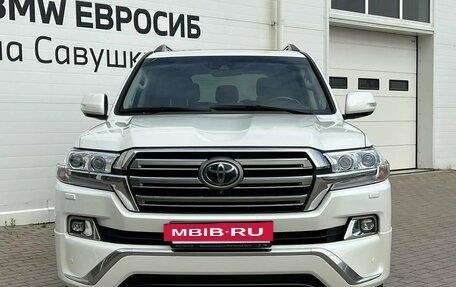 Toyota Land Cruiser 200, 2018 год, 6 799 000 рублей, 3 фотография