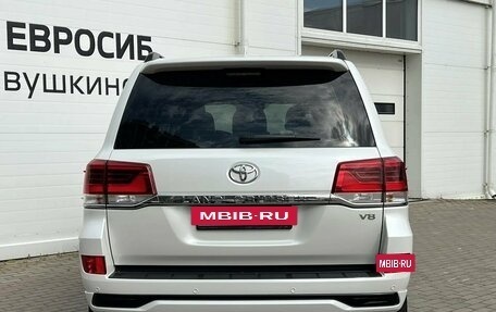 Toyota Land Cruiser 200, 2018 год, 6 799 000 рублей, 4 фотография
