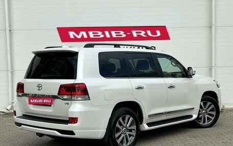 Toyota Land Cruiser 200, 2018 год, 6 799 000 рублей, 2 фотография