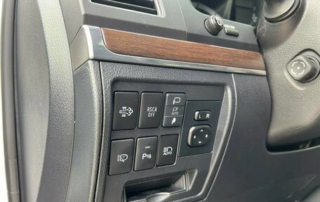 Toyota Land Cruiser 200, 2018 год, 6 799 000 рублей, 16 фотография