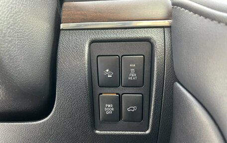 Toyota Land Cruiser 200, 2018 год, 6 799 000 рублей, 17 фотография