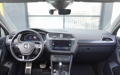 Volkswagen Tiguan II, 2019 год, 3 163 000 рублей, 12 фотография