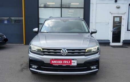 Volkswagen Tiguan II, 2019 год, 3 163 000 рублей, 2 фотография